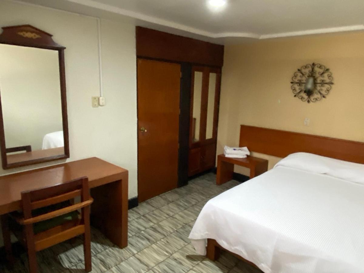 Hotel Flamingos De Ciudad Guzman Buitenkant foto