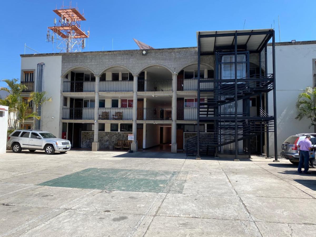 Hotel Flamingos De Ciudad Guzman Buitenkant foto